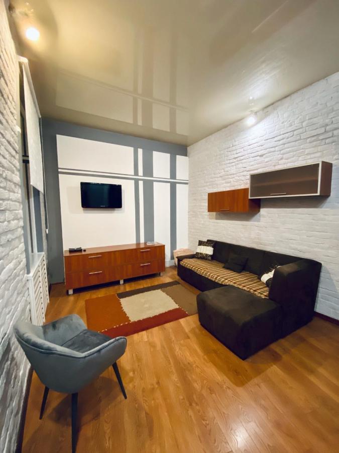 Apt In The Center Of The Town Near The Opera House Apartment Lviv Bagian luar foto