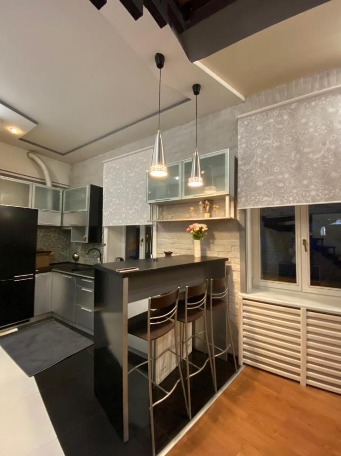 Apt In The Center Of The Town Near The Opera House Apartment Lviv Bagian luar foto