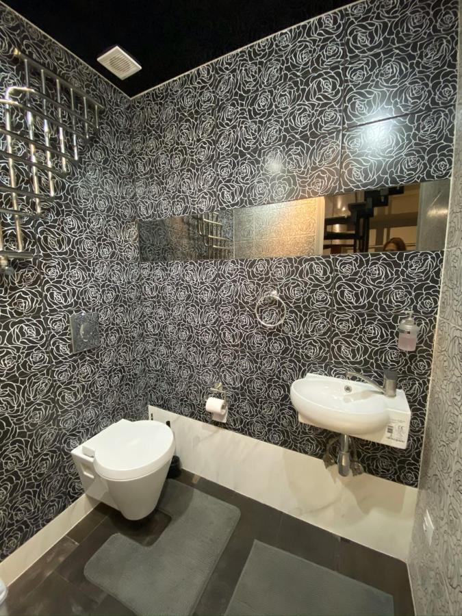 Apt In The Center Of The Town Near The Opera House Apartment Lviv Bagian luar foto