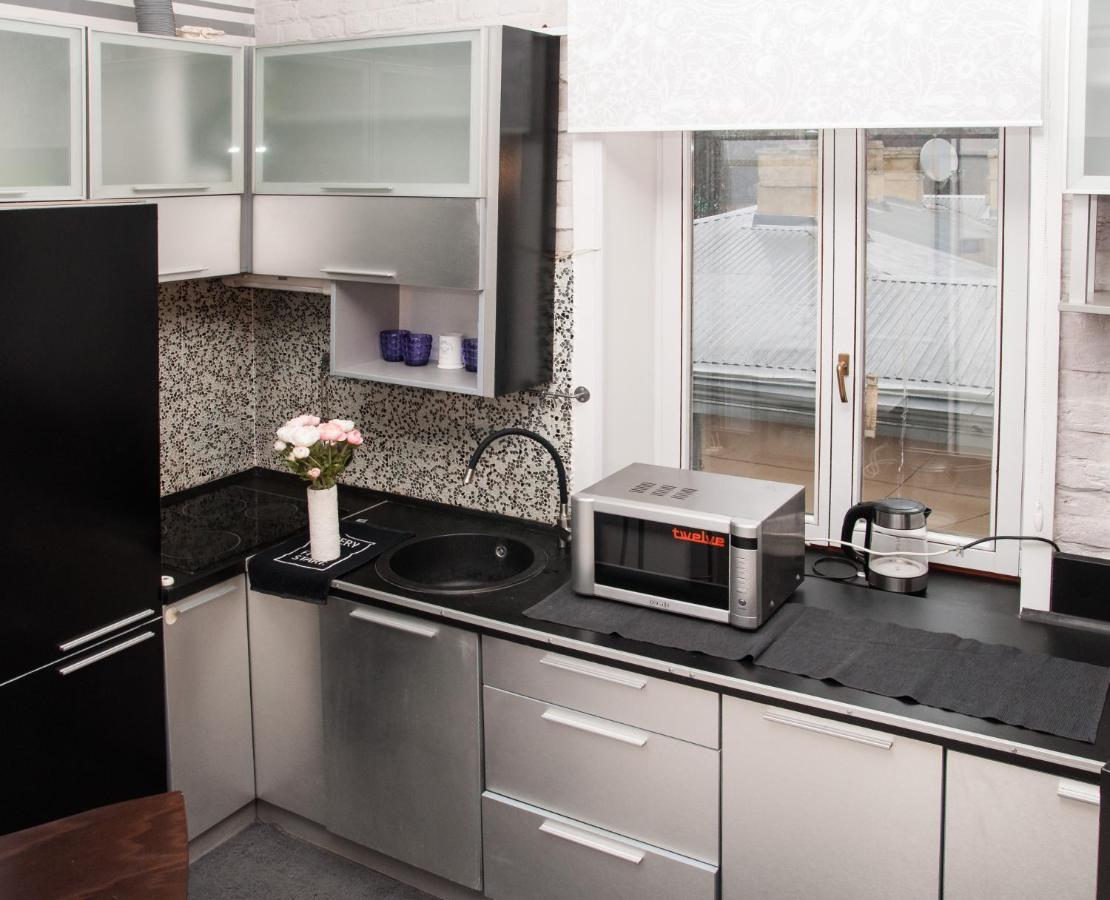 Apt In The Center Of The Town Near The Opera House Apartment Lviv Bagian luar foto
