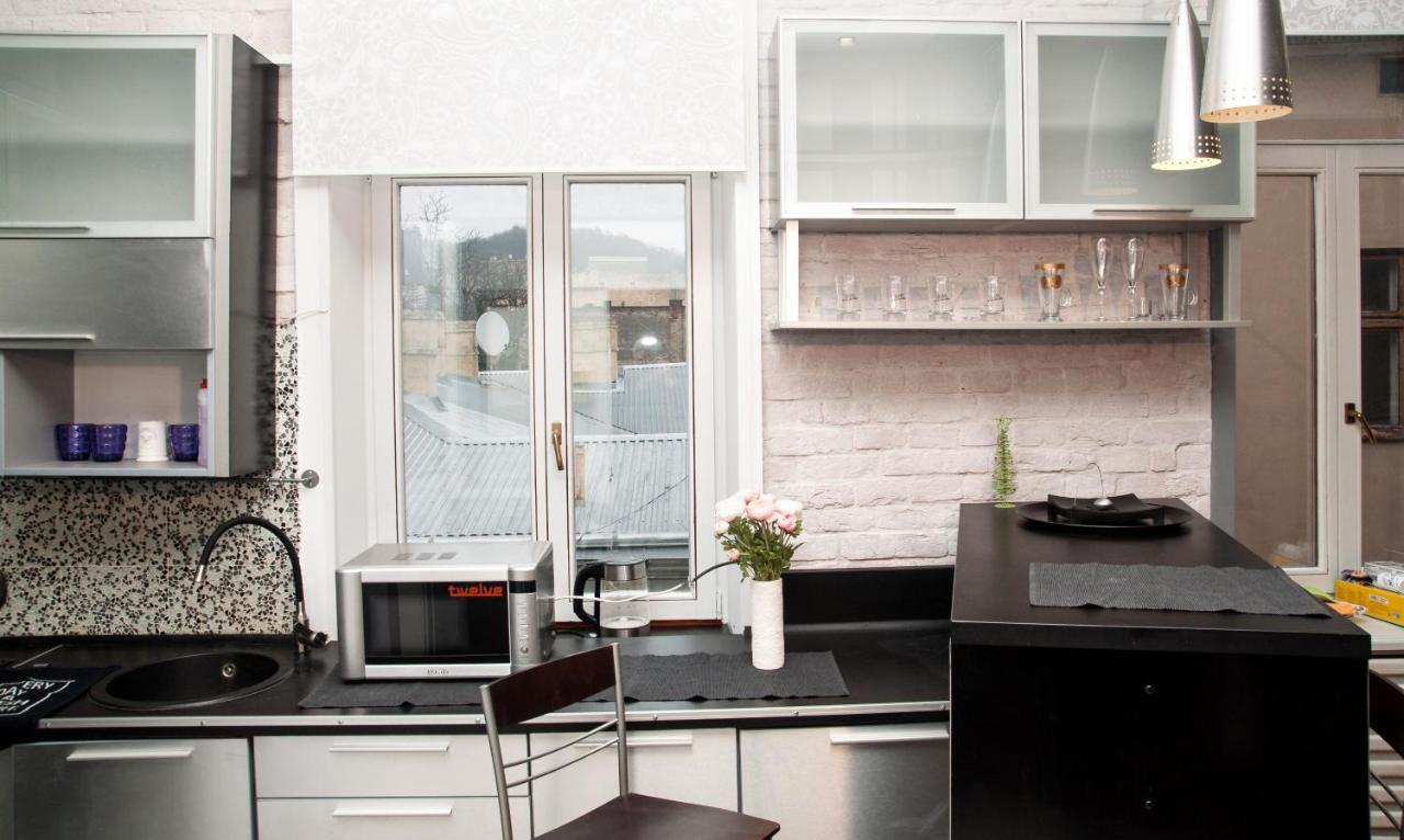 Apt In The Center Of The Town Near The Opera House Apartment Lviv Bagian luar foto
