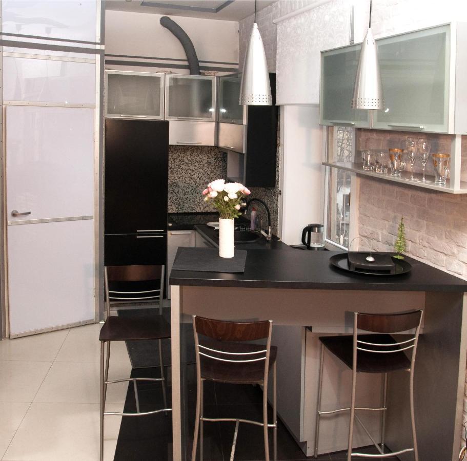 Apt In The Center Of The Town Near The Opera House Apartment Lviv Bagian luar foto