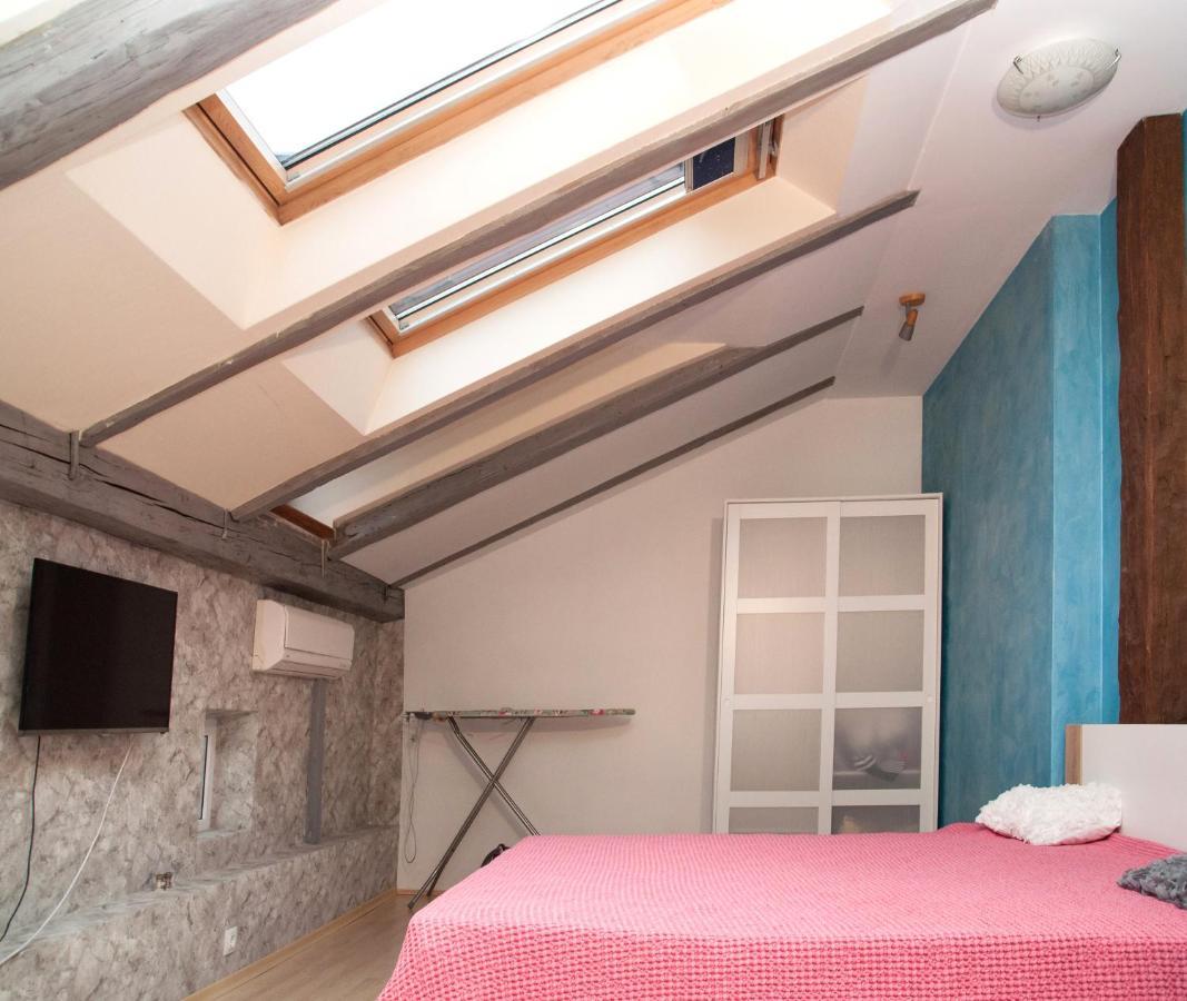 Apt In The Center Of The Town Near The Opera House Apartment Lviv Bagian luar foto